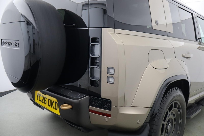 2026 (26) LAND ROVER DEFENDER 4.4 P635 Octa 110 5dr Auto 5818142