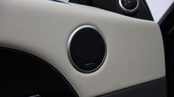 2022 (22) LAND ROVER DISCOVERY 3.0 D300 R-Dynamic HSE 5dr Auto 5857355