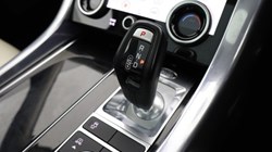 2022 (22) LAND ROVER DISCOVERY 3.0 D300 R-Dynamic HSE 5dr Auto 5857382