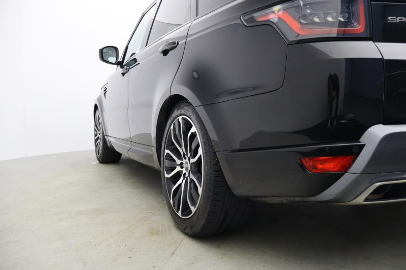 2022 (22) LAND ROVER DISCOVERY 3.0 D300 R-Dynamic HSE 5dr Auto 5857344