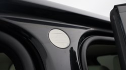 2022 (22) LAND ROVER DISCOVERY 3.0 D300 R-Dynamic HSE 5dr Auto 5857354