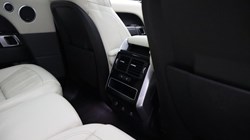 2022 (22) LAND ROVER DISCOVERY 3.0 D300 R-Dynamic HSE 5dr Auto 5857358