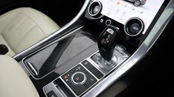 2022 (22) LAND ROVER DISCOVERY 3.0 D300 R-Dynamic HSE 5dr Auto 5857394