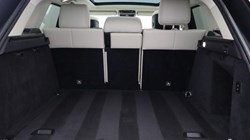 2022 (22) LAND ROVER DISCOVERY 3.0 D300 R-Dynamic HSE 5dr Auto 5857349