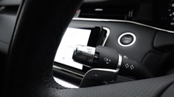 2021 (21) LAND ROVER RANGE ROVER EVOQUE 2.0 D200 R-Dynamic HSE 5dr Auto 5837552