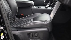 2023 (73) LAND ROVER DISCOVERY 3.0 D300 Dynamic HSE 5dr Auto 5852292