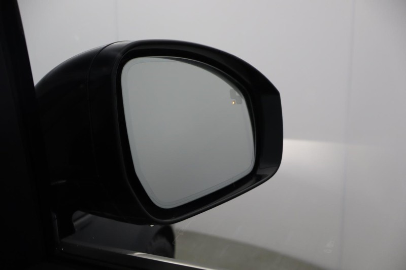 2023 (73) LAND ROVER DISCOVERY 3.0 D300 Dynamic HSE 5dr Auto 5852289
