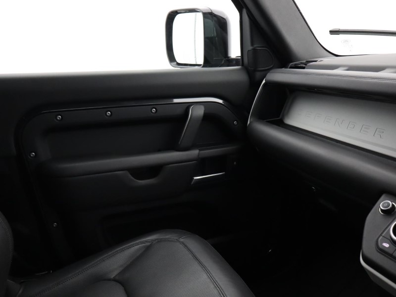 2024 (74) LAND ROVER COMMERCIAL DEFENDER 3.0 D250 Hard Top X-Dynamic HSE Auto [3 Seat] 5832300