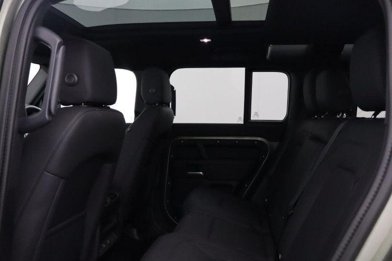 2024 (74) LAND ROVER DEFENDER 3.0 D350 X-Dynamic SE 110 5dr Auto 5850619