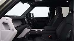 2024 (74) LAND ROVER DEFENDER 3.0 D350 X-Dynamic SE 110 5dr Auto 5850617