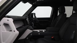 2024 (74) LAND ROVER DEFENDER 3.0 D350 X-Dynamic SE 110 5dr Auto 5850618