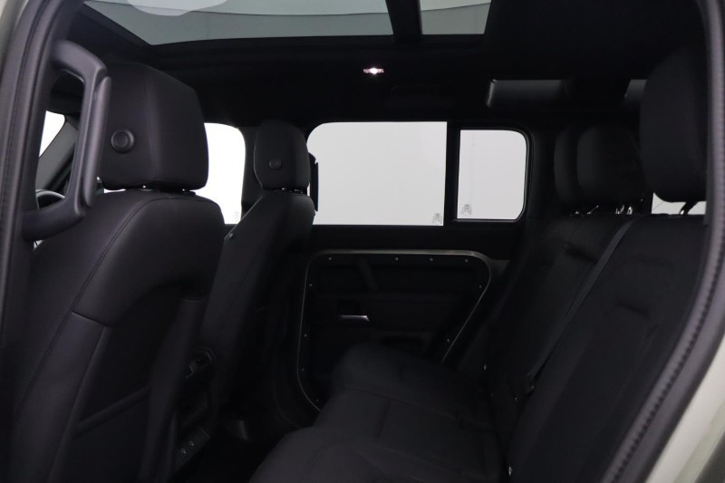 2024 (74) LAND ROVER DEFENDER 3.0 D350 X-Dynamic SE 110 5dr Auto 5850620