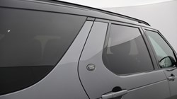 2023 (73) LAND ROVER DISCOVERY 3.0 D300 Dynamic SE 5dr Auto 5855660