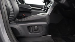 2023 (73) LAND ROVER DISCOVERY 3.0 D300 Dynamic SE 5dr Auto 5855683