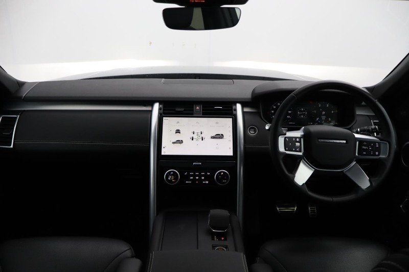 2023 (73) LAND ROVER DISCOVERY 3.0 D300 Dynamic SE 5dr Auto 5855674