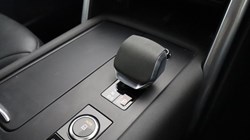 2023 (73) LAND ROVER DISCOVERY 3.0 D300 Dynamic SE 5dr Auto 5855688
