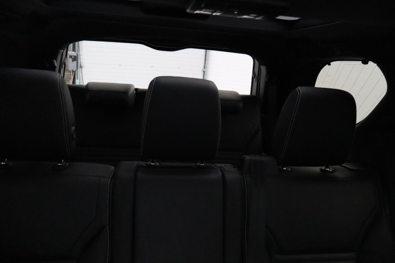 2023 (73) LAND ROVER DISCOVERY 3.0 D300 Dynamic SE 5dr Auto 5855708