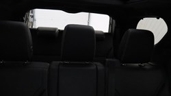 2023 (73) LAND ROVER DISCOVERY 3.0 D300 Dynamic SE 5dr Auto 5855708