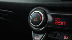 2025 (25) KIA STONIC 1.0T GDi 98 GT-Line 5dr DCT 4682566