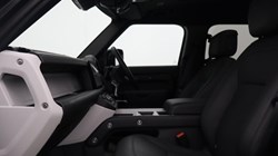 2024 (74) LAND ROVER DEFENDER 3.0 D250 X-Dynamic HSE 110 5dr Auto 5842807