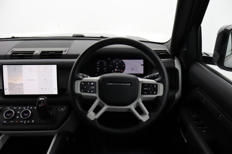 2024 (74) LAND ROVER DEFENDER 3.0 D250 X-Dynamic HSE 110 5dr Auto 5842829