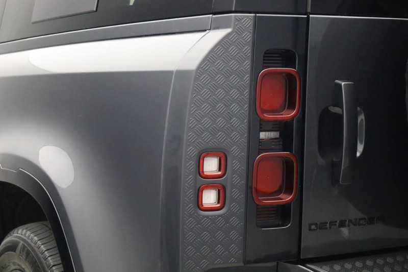 2024 (24) LAND ROVER DEFENDER 3.0 D250 X-Dynamic HSE 90 3dr Auto 5889642