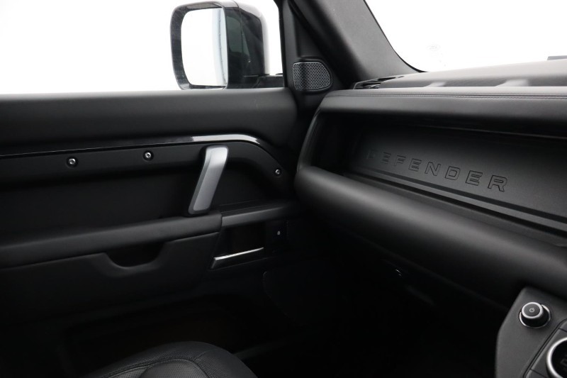 2024 (24) LAND ROVER DEFENDER 3.0 D250 X-Dynamic HSE 90 3dr Auto 5889698