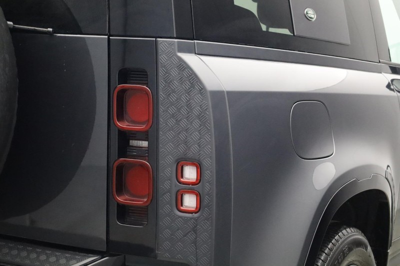 2024 (24) LAND ROVER DEFENDER 3.0 D250 X-Dynamic HSE 90 3dr Auto 5889641
