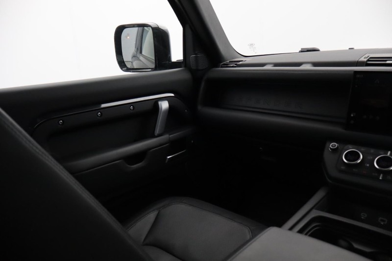 2024 (24) LAND ROVER DEFENDER 3.0 D250 X-Dynamic HSE 90 3dr Auto 5889679