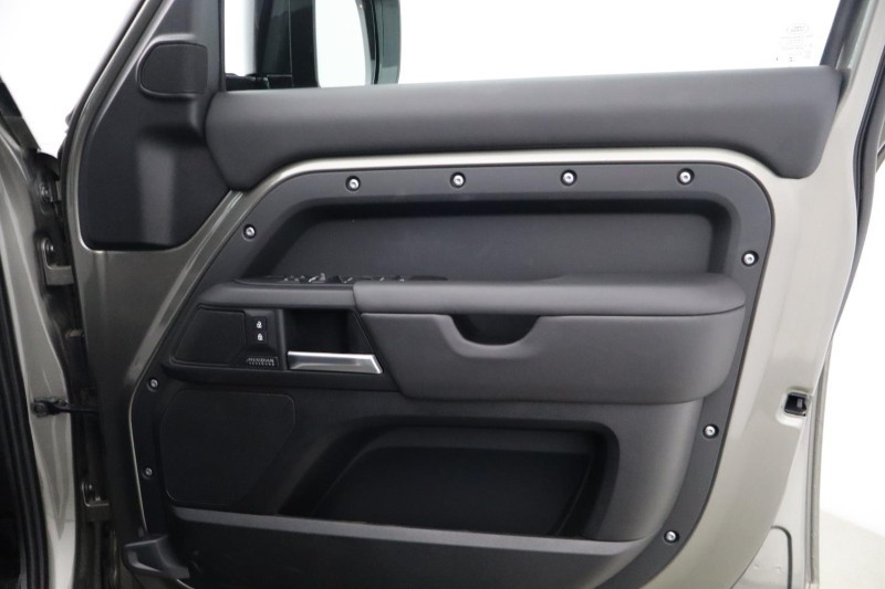 2025 (74) LAND ROVER DEFENDER 3.0 D350 X-Dynamic HSE 110 5dr Auto [7 Seat] 5861176