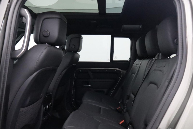 2025 (74) LAND ROVER DEFENDER 3.0 D350 X-Dynamic HSE 110 5dr Auto [7 Seat] 5861151