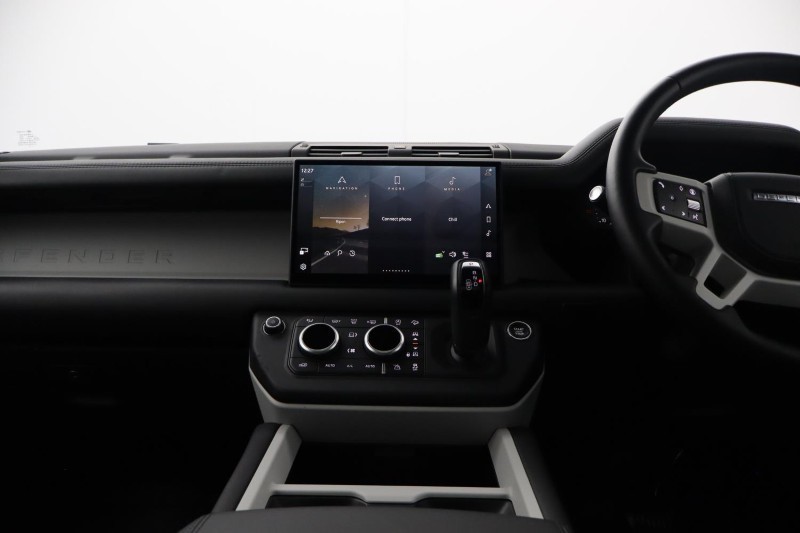 2025 (74) LAND ROVER DEFENDER 3.0 D350 X-Dynamic HSE 110 5dr Auto [7 Seat] 5861172