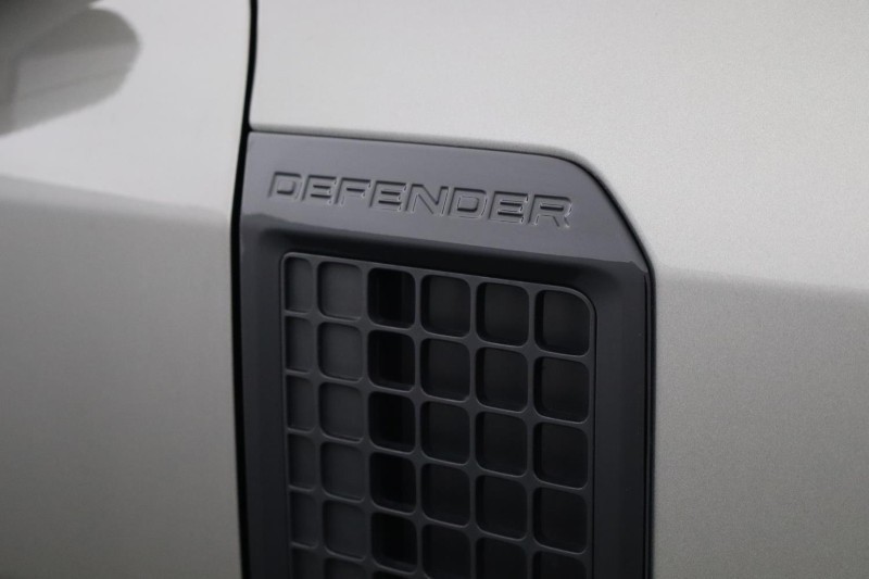 2025 (74) LAND ROVER DEFENDER 3.0 D350 X-Dynamic HSE 110 5dr Auto [7 Seat] 5861159