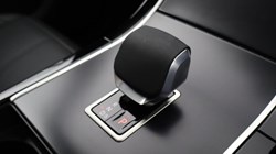 2026 (26) LAND ROVER RANGE ROVER VELAR 2.0 P400e Dynamic SE 5dr Auto 5861307