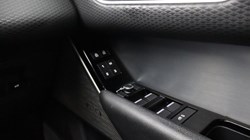 2021 (21) LAND ROVER RANGE ROVER VELAR 2.0 D200 Edition 5dr Auto 5875276