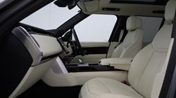 2024 (24) LAND ROVER RANGE ROVER 3.0 D300 SE 4dr Auto 5848427
