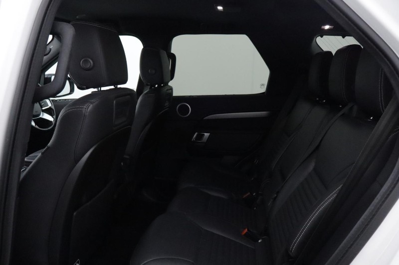 2021 (71) LAND ROVER DISCOVERY 3.0 D250 R-Dynamic S 5dr Auto 5865862