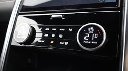 2021 (71) LAND ROVER DISCOVERY 3.0 D250 R-Dynamic S 5dr Auto 5865839