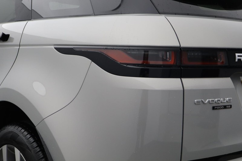 2020 (69) LAND ROVER RANGE ROVER EVOQUE 2.0 P200 SE 5dr Auto 5877716