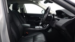 2020 (69) LAND ROVER RANGE ROVER EVOQUE 2.0 P200 SE 5dr Auto 5877737