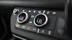 2022 (72) LAND ROVER DEFENDER 3.0 D250 HSE 90 3dr Auto 5900843
