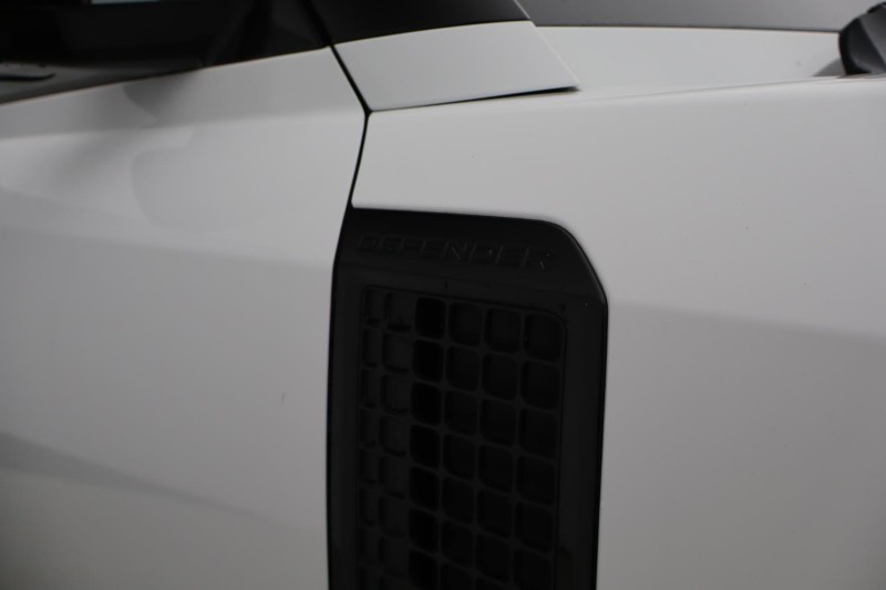 2022 (72) LAND ROVER DEFENDER 3.0 D250 HSE 90 3dr Auto 5900862