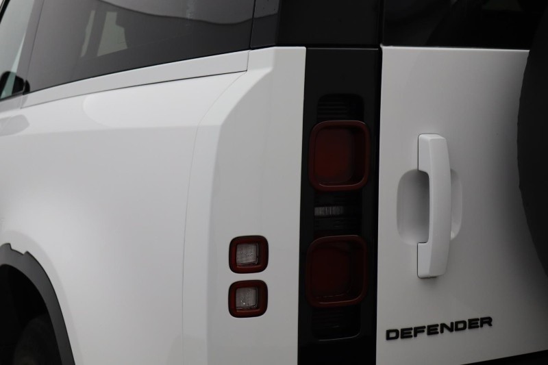 2022 (72) LAND ROVER DEFENDER 3.0 D250 HSE 90 3dr Auto 5900807