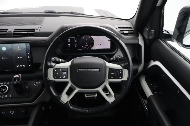 2022 (72) LAND ROVER DEFENDER 3.0 D250 HSE 90 3dr Auto 5900834