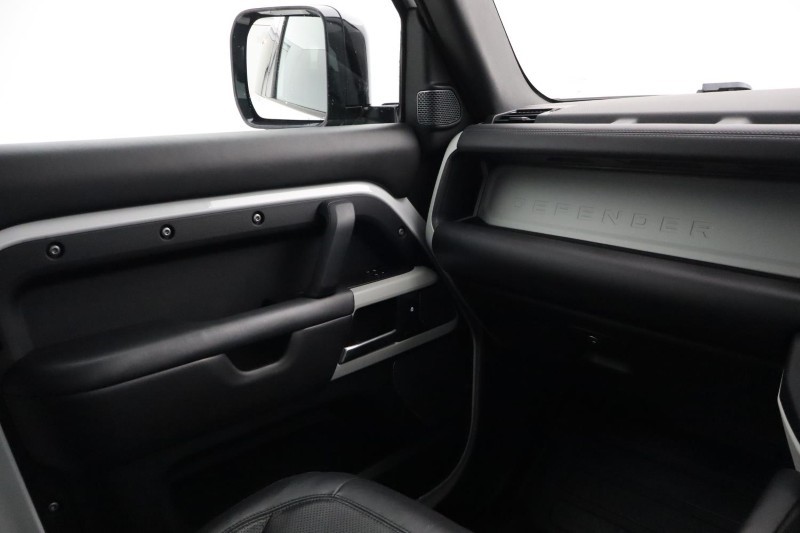 2022 (72) LAND ROVER DEFENDER 3.0 D250 HSE 90 3dr Auto 5900837