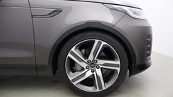 2023 (23) LAND ROVER DISCOVERY 3.0 D300 R-Dynamic HSE 5dr Auto 5909310