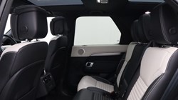 2023 (23) LAND ROVER DISCOVERY 3.0 D300 R-Dynamic HSE 5dr Auto 5909297