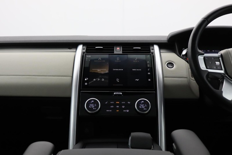 2023 (23) LAND ROVER DISCOVERY 3.0 D300 R-Dynamic HSE 5dr Auto 5909322