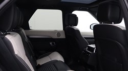 2023 (23) LAND ROVER DISCOVERY 3.0 D300 R-Dynamic HSE 5dr Auto 5909300