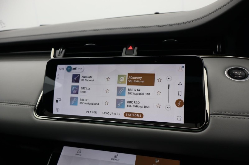 2022 (71) LAND ROVER RANGE ROVER EVOQUE 1.5 P300e Autobiography 5dr Auto 5891670